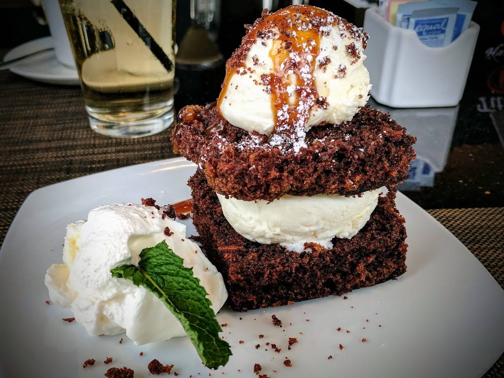 Amelias | restaurant | 217 Washington St, Stoughton, MA 02072, USA | 7818866125 OR +1 781-886-6125