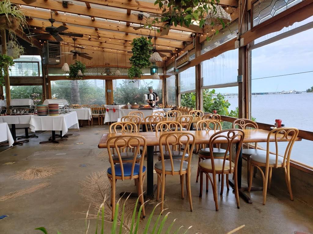 Blackfins at Capt Hirams Resort | restaurant | 1606 Indian River Dr, Sebastian, FL 32958, USA | 7725894345 OR +1 772-589-4345