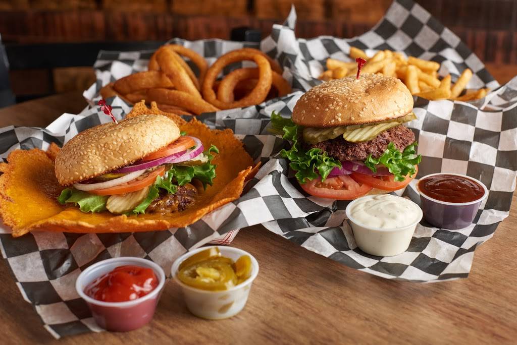 Sierra Squeeze Burger | restaurant | 287-323 E Sierra Ave, Portola, CA 96122, USA | 5308325251 OR +1 530-832-5251