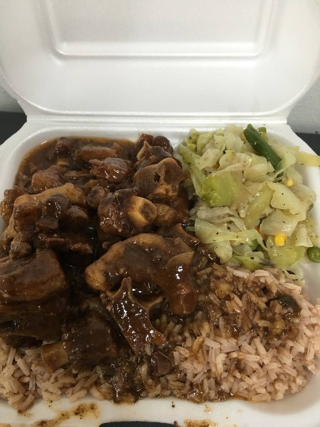 Mad House Meals | restaurant | 3015 NW 79th St, Miami, FL 33147, USA | 3059049533 OR +1 305-904-9533