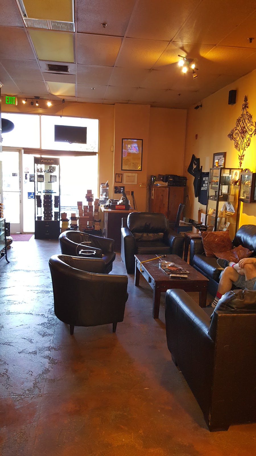 Perfecto Lounge | night club | 973 Pleasant Grove Blvd STE 110, Roseville, CA 95678, USA | 9167832828 OR +1 916-783-2828