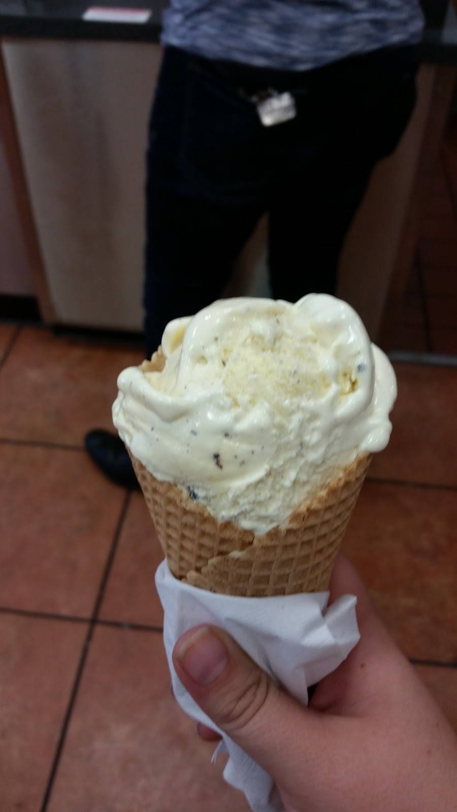 Braums Ice Cream & Burger Restaurant | restaurant | 3921 S Pennsylvania Ave, Oklahoma City, OK 73119, USA | 4056857665 OR +1 405-685-7665