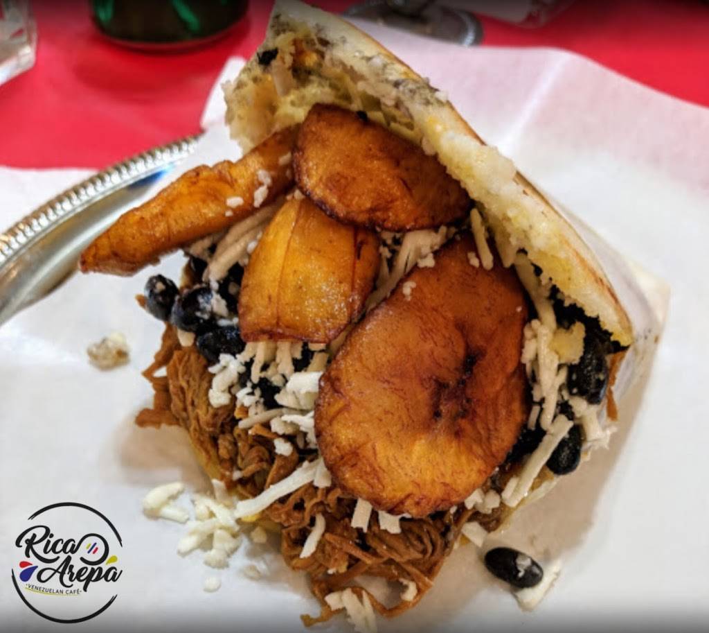 Rica Arepa Venezuelan Restaurant | cafe | 4253 W Armitage Ave, Chicago, IL 60639, USA | 7735433000 OR +1 773-543-3000