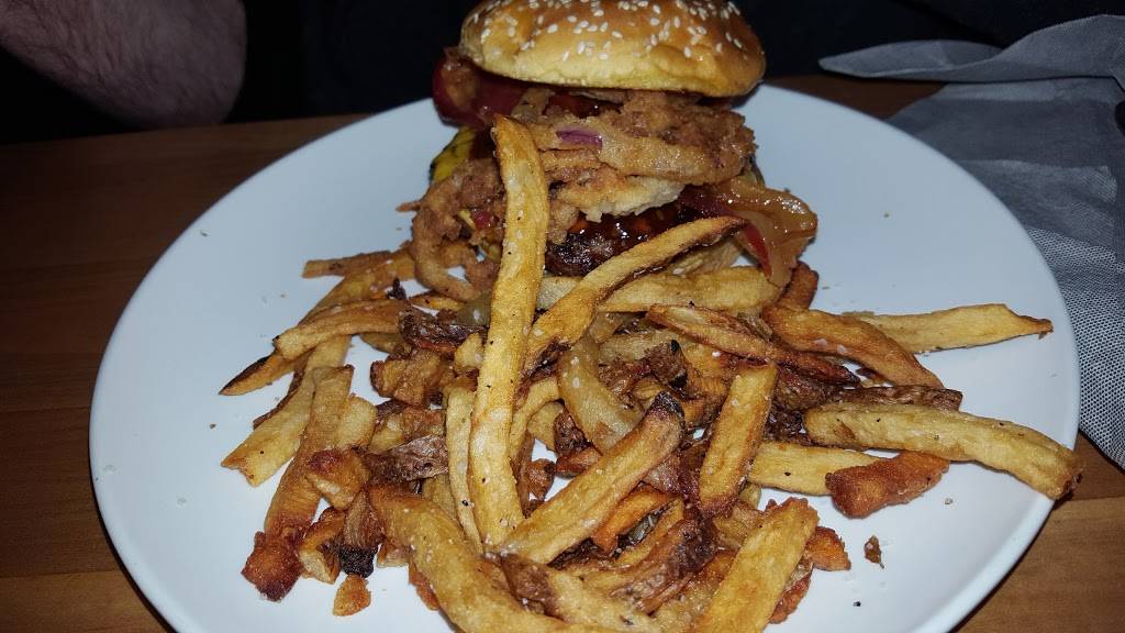 Harrys Alehouse | restaurant | 5737 Plank Rd, Fredericksburg, VA 22407, USA | 5405481500 OR +1 540-548-1500