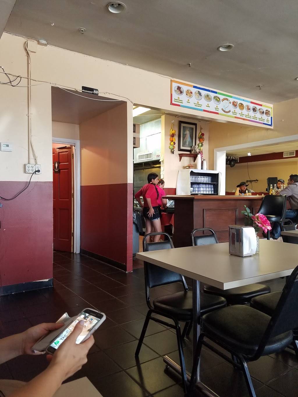 Angels Restaurant | restaurant | 6431 Landover Rd, Cheverly, MD 20785, USA | 3017725114 OR +1 301-772-5114