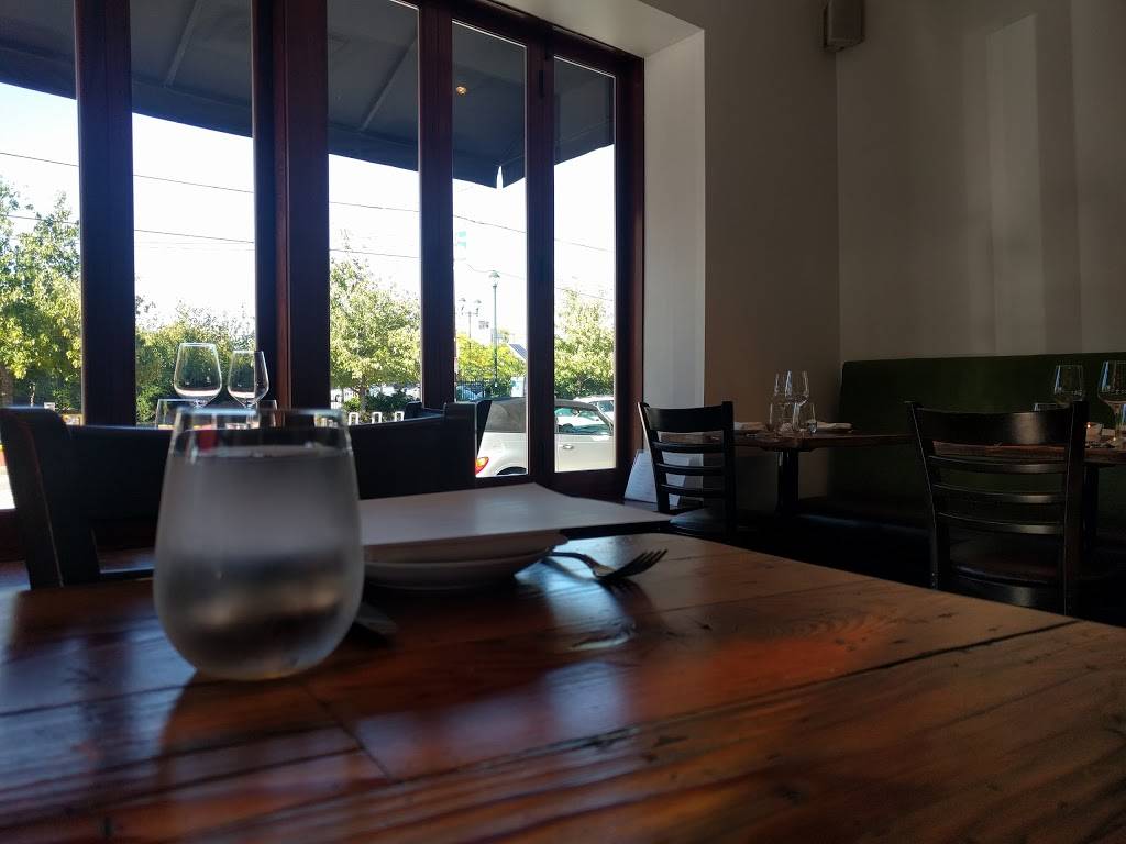 A Mano | restaurant | 2244 Fairmount Ave, Philadelphia, PA 19130, USA | 2152361114 OR +1 215-236-1114