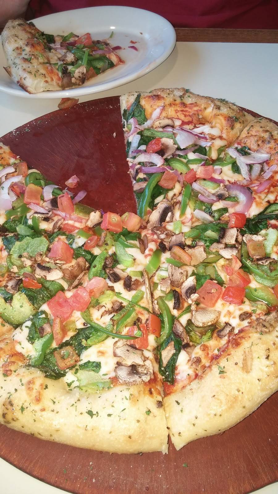 Pizza Hut | meal takeaway | 801 E Spruce St, Abbotsford, WI 54405, USA | 7152234045 OR +1 715-223-4045