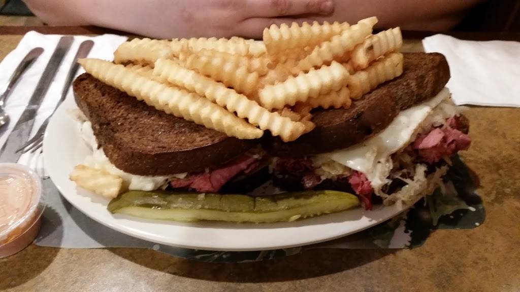 McGarreys Oakwood Cafe | restaurant | 1624 W 38th St, Erie, PA 16508, USA | 8148660552 OR +1 814-866-0552