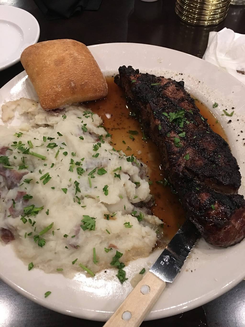 Legends Sports Bar & Grille | restaurant | 11 Beaver St, Milford, MA 01757, USA | 5084787010 OR +1 508-478-7010