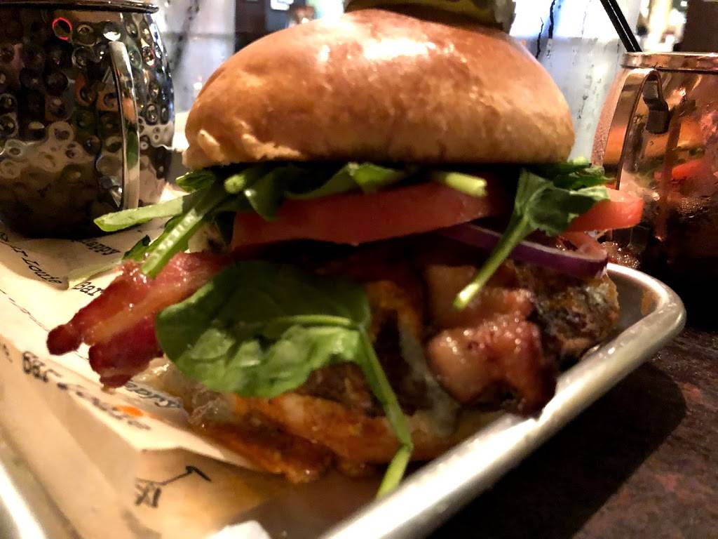 Bar Louie | night club | 1352 W 6th St #152, Cleveland, OH 44113, USA | 2164525500 OR +1 216-452-5500