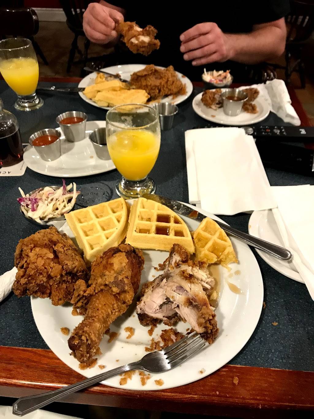 Staxx-Kvv Kitchen & Bar | restaurant | 1233.5 Dillon Rd, Burlington, ON L7M 1K6, Canada | 2897752215 OR +1 289-775-2215