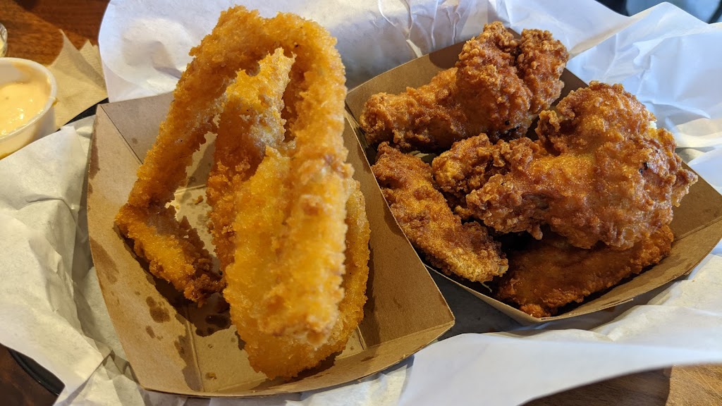 Brooks Burgers Riverpark | restaurant | 190 El Camino, Fresno, CA 93720, USA | 5594935434 OR +1 559-493-5434