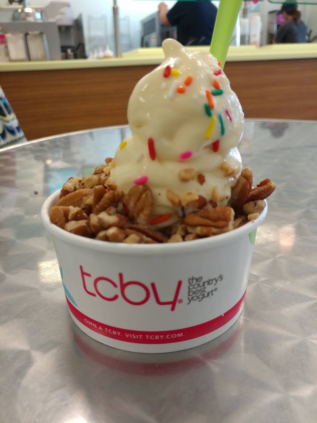 TCBY | bakery | 20385 Mack Ave, Grosse Pointe Woods, MI 48236, USA | 3138815608 OR +1 313-881-5608