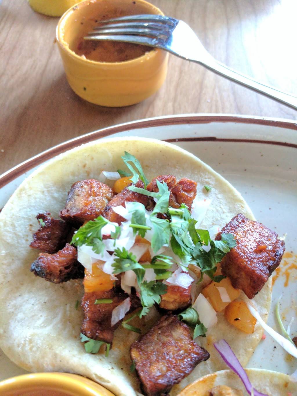 Los Chingones Stapleton | restaurant | 10155 E 29th Dr #110, Denver, CO 80238, USA | 3039756166 OR +1 303-975-6166