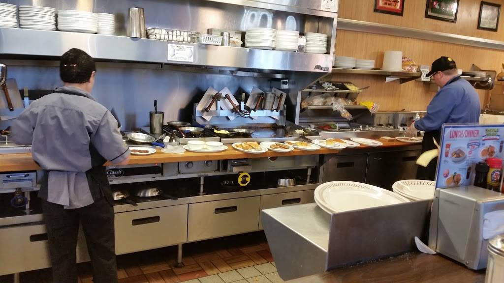 Waffle House | meal takeaway | 125 N Interstate Dr, Norman, OK 73069, USA | 4054471937 OR +1 405-447-1937