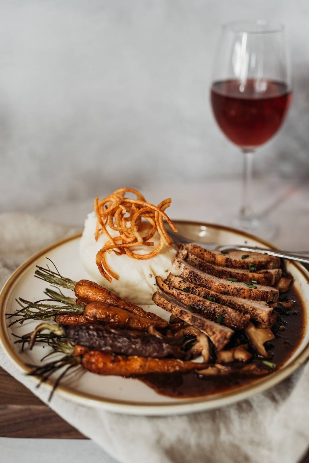 Comfort American Kitchen | restaurant | 700 Clubhouse Dr, Paso Robles, CA 93446, USA | 8052963079 OR +1 805-296-3079