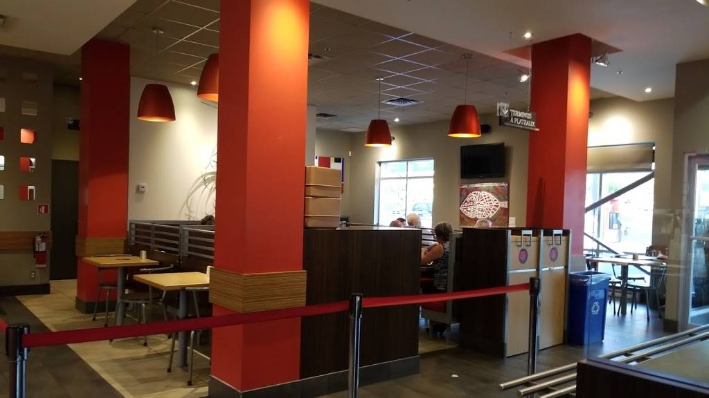 St-Hubert Express | restaurant | 1616 Rue du Sud, Cowansville, QC J2K 0A9, Canada | 4502632323 OR +1 450-263-2323