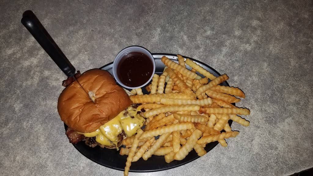 Hoppers Bar & Grill | restaurant | 119 S Olive St, Waconia, MN 55387, USA | 9524421149 OR +1 952-442-1149