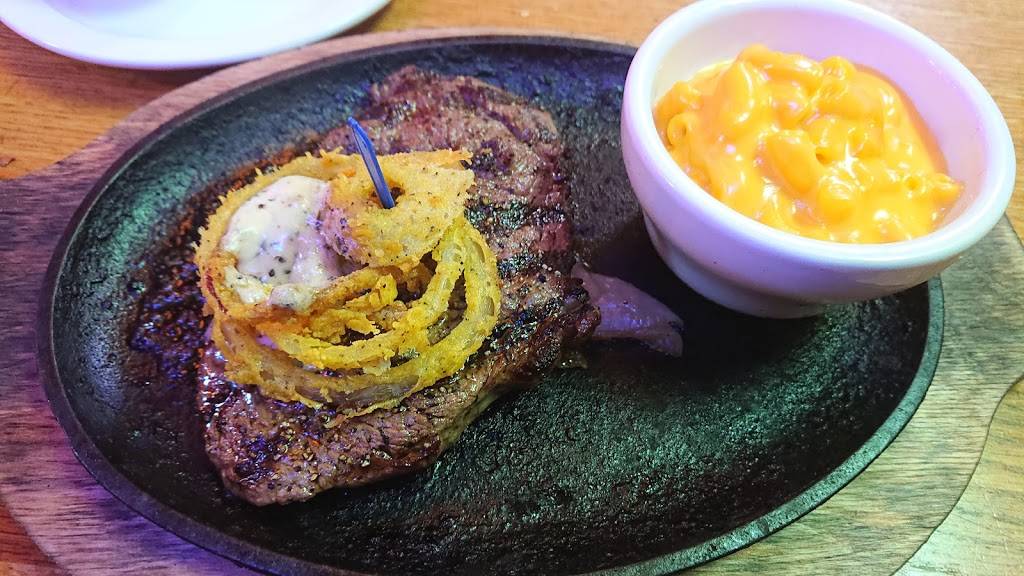 Logans Roadhouse | restaurant | 200 Premier Blvd, Roanoke Rapids, NC 27870, USA | 2525371414 OR +1 252-537-1414