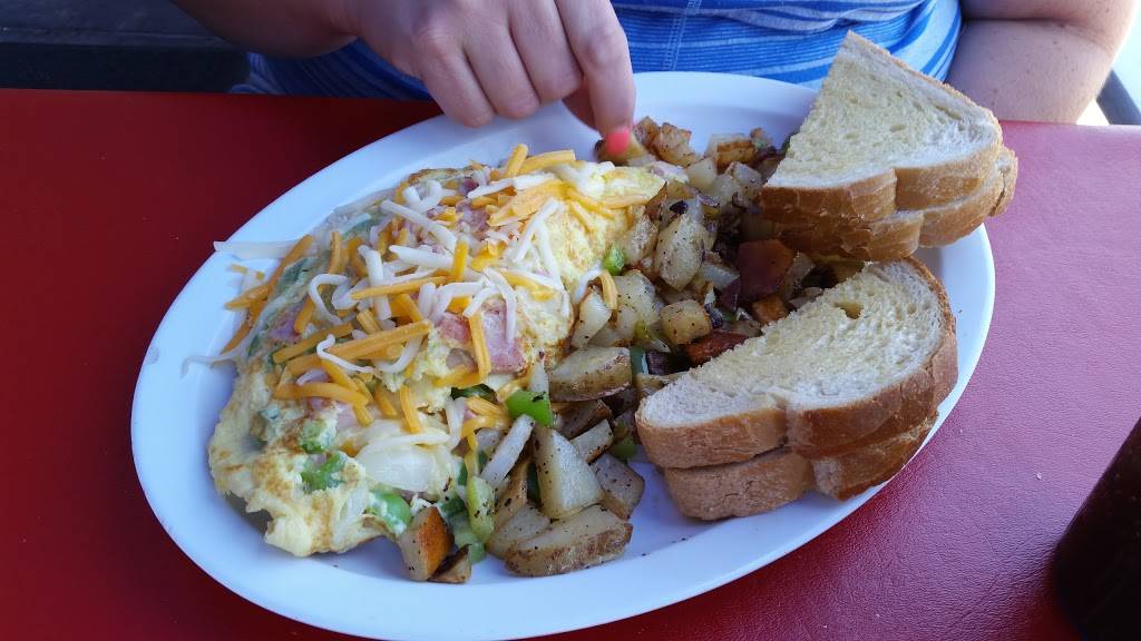 Norms Hangar Coffee Shop | restaurant | 1615 McKinley Ave, La Verne, CA 91750, USA | 9096676229 OR +1 909-667-6229