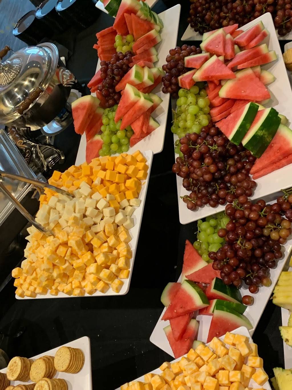 Big Mommas And Grannys Catering | restaurant | 7546 US-70, Bartlett, TN 38133, USA | 9012088125 OR +1 901-208-8125