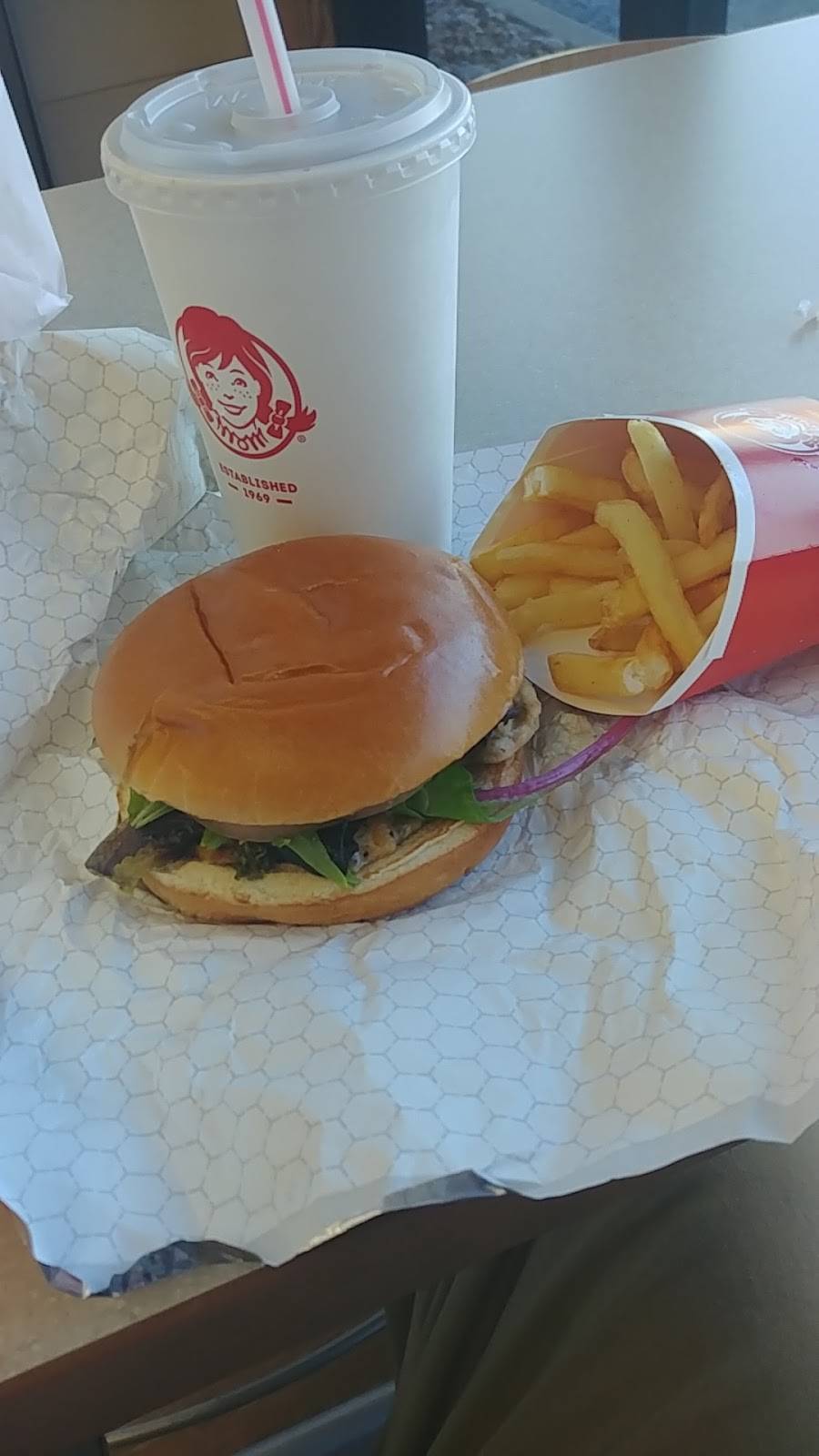 Wendys | restaurant | 1460 Harrisburg Pike, Columbus, OH 43223, USA | 6142721570 OR +1 614-272-1570