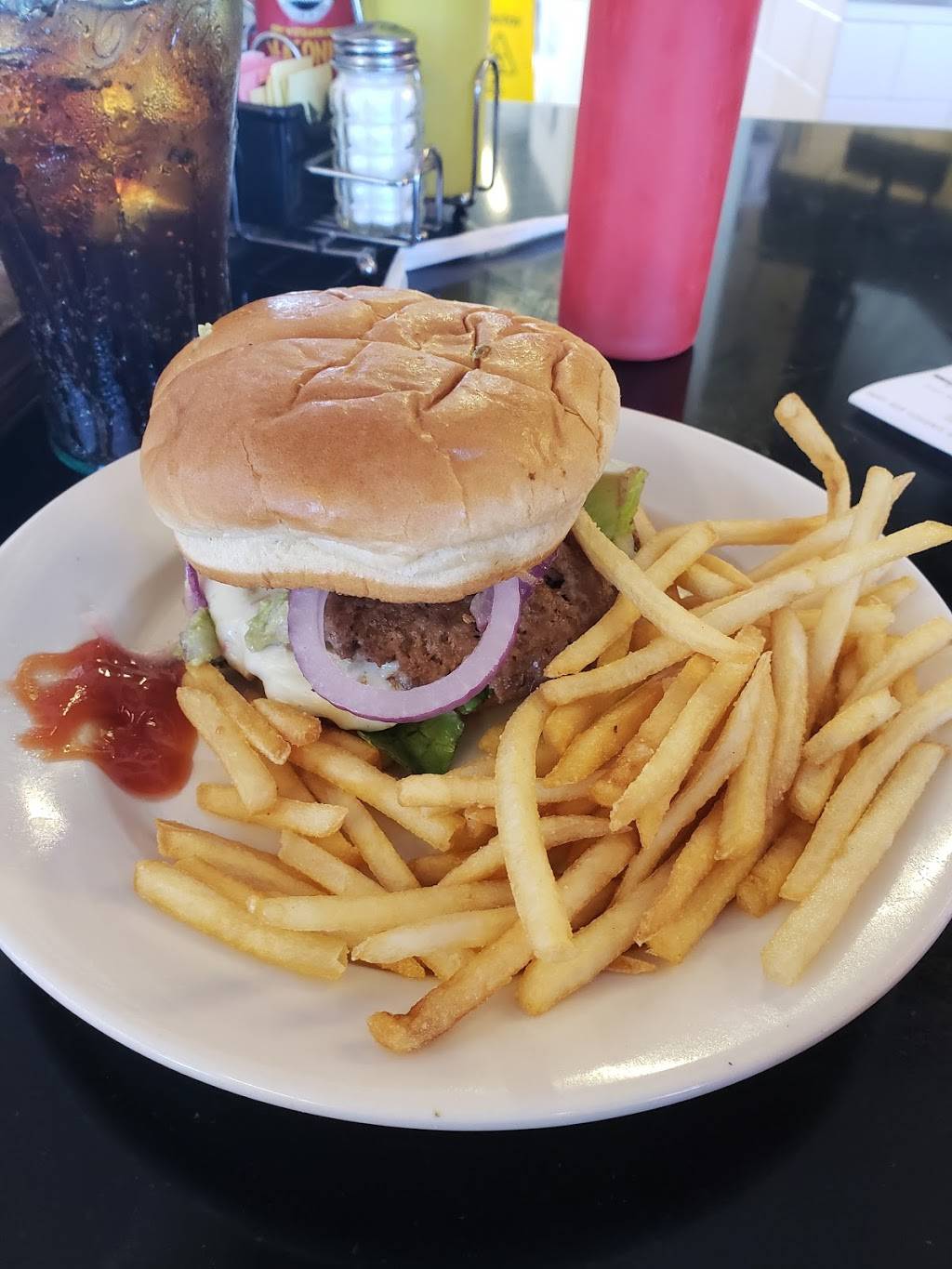 Steak n Shake | restaurant | 2096 Interstate Dr, Opelika, AL 36801, USA | 3347429404 OR +1 334-742-9404