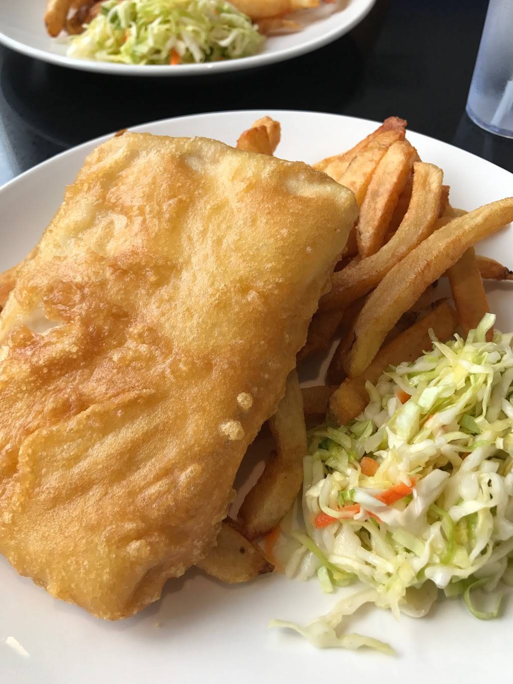 Halibut House Fish & Chips | restaurant | 2814 Lake Shore Blvd W, Etobicoke, ON M8V 1H7, Canada | 4165512283 OR +1 416-551-2283