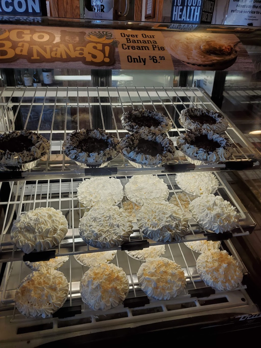 Black Bear Diner Willows | restaurant | 246 N Humboldt Ave, Willows, CA 95988, USA | 5309343306 OR +1 530-934-3306