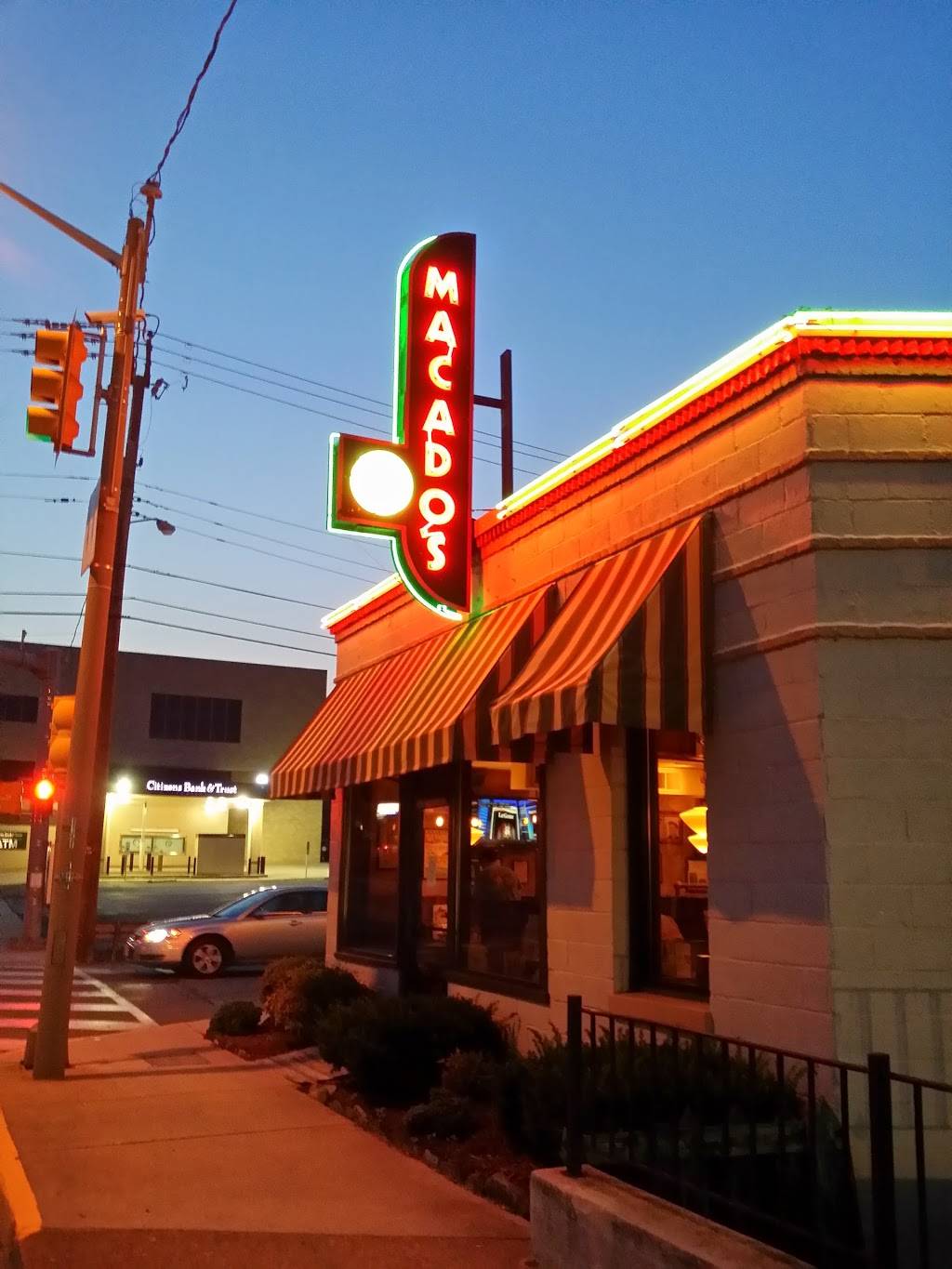 Macados | meal takeaway | 200 E 3rd St, Farmville, VA 23901, USA | 4343928077 OR +1 434-392-8077