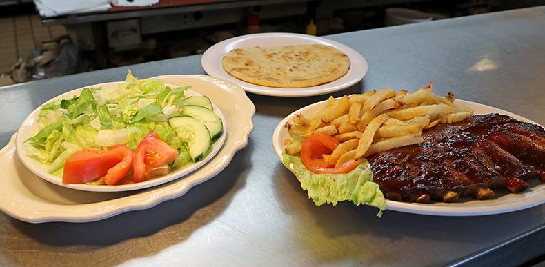 Senate Coney Island | restaurant | 22375 Ecorse Rd, Taylor, MI 48180, USA | 3132921861 OR +1 313-292-1861