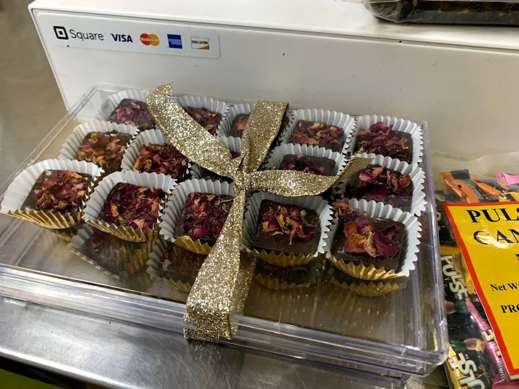 Radhe Paanwala | restaurant | 1700 Oak Tree Rd, Edison, NJ 08820, USA | 8482007571 OR +1 848-200-7571