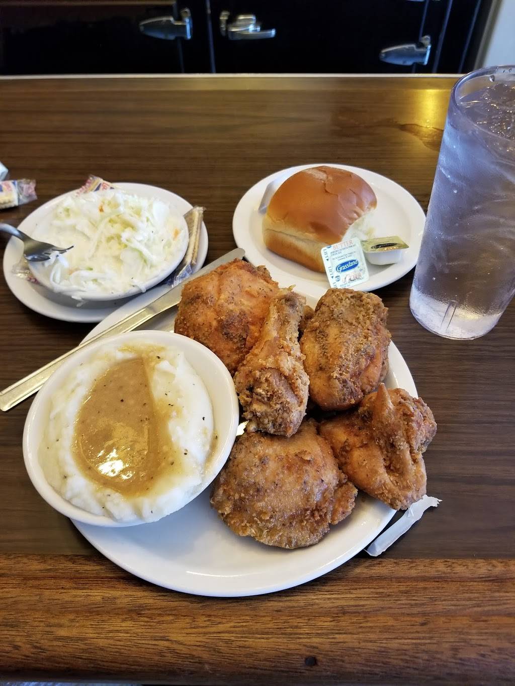 Wagners Village Inn | restaurant | 22171 Main St, Oldenburg, IN 47036, USA | 8129343854 OR +1 812-934-3854