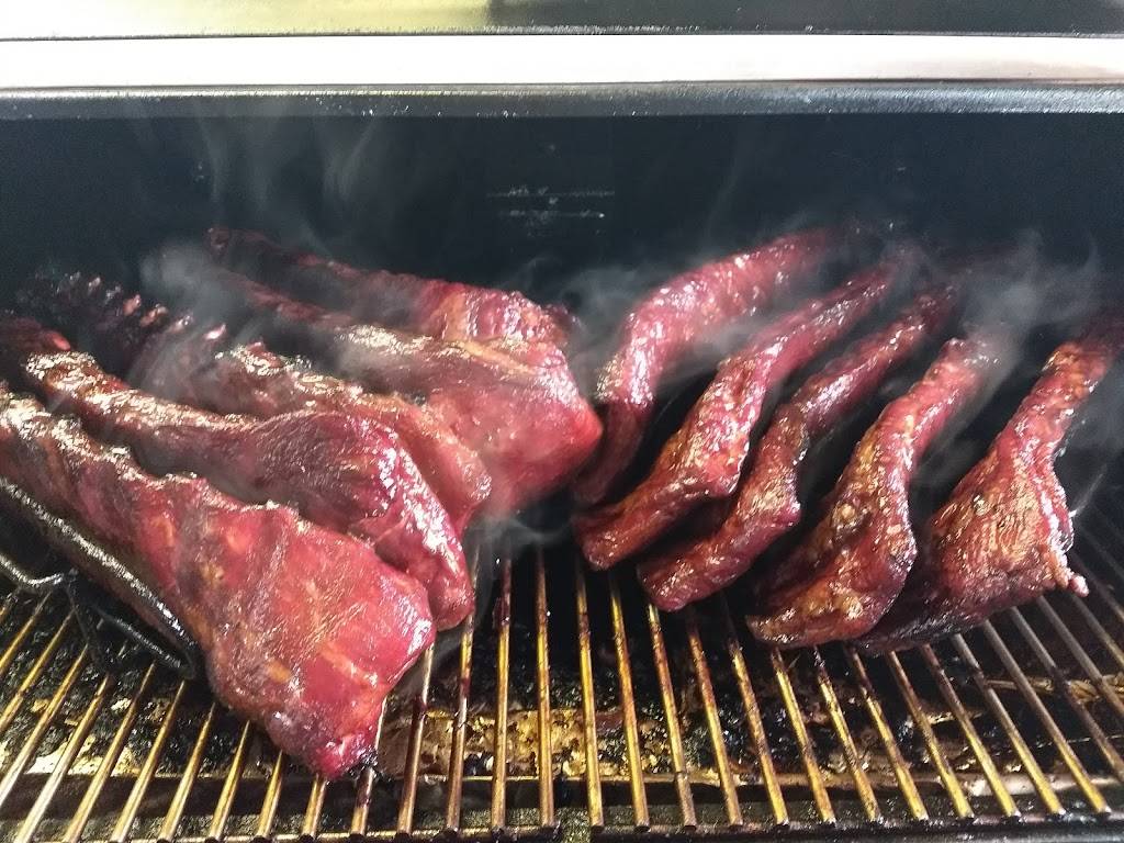 Mad Pig Bar-B-Q | restaurant | 2006 15th St, Lawrenceville, IL 62439, USA | 8128817902 OR +1 812-881-7902