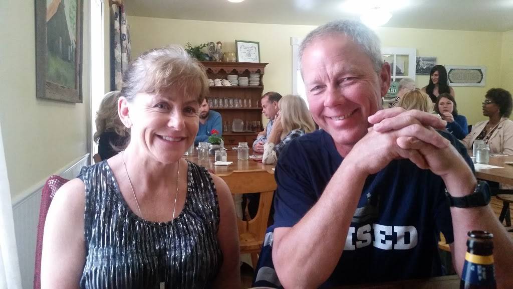 Goldies Farmhouse Restaurant | restaurant | 301 S Main St, Stewartsville, MO 64490, USA | 8166691377 OR +1 816-669-1377