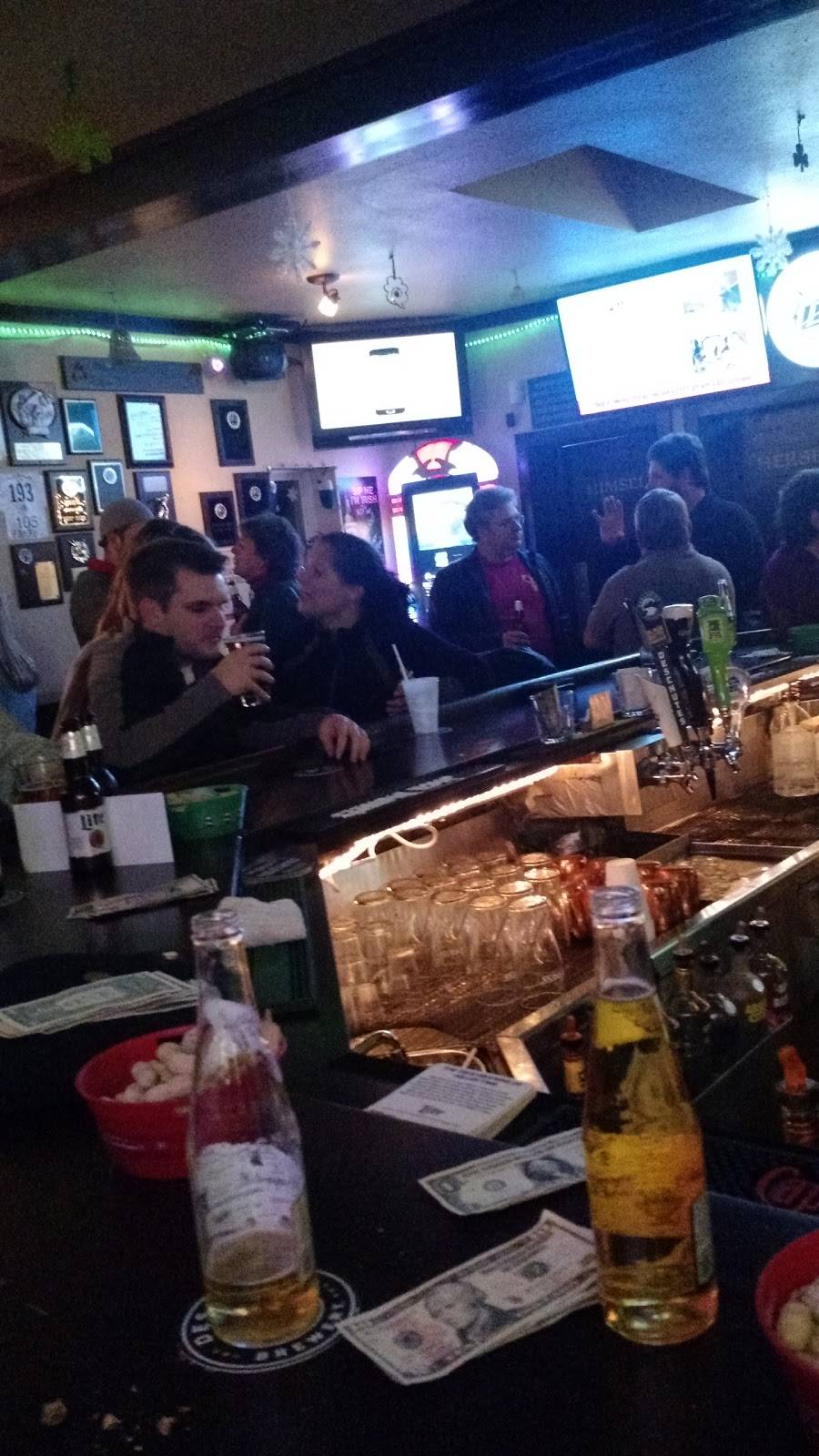 Netties Irish Pub - NIP’S | restaurant | 733 W Wisconsin Ave, Pewaukee, WI 53072, USA | 2626956477 OR +1 262-695-6477