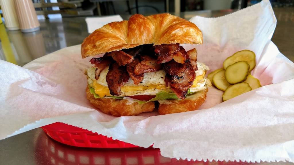 MOTZS Burgers | restaurant | 7208 W Fort St, Detroit, MI 48209, USA | 3138439186 OR +1 313-843-9186