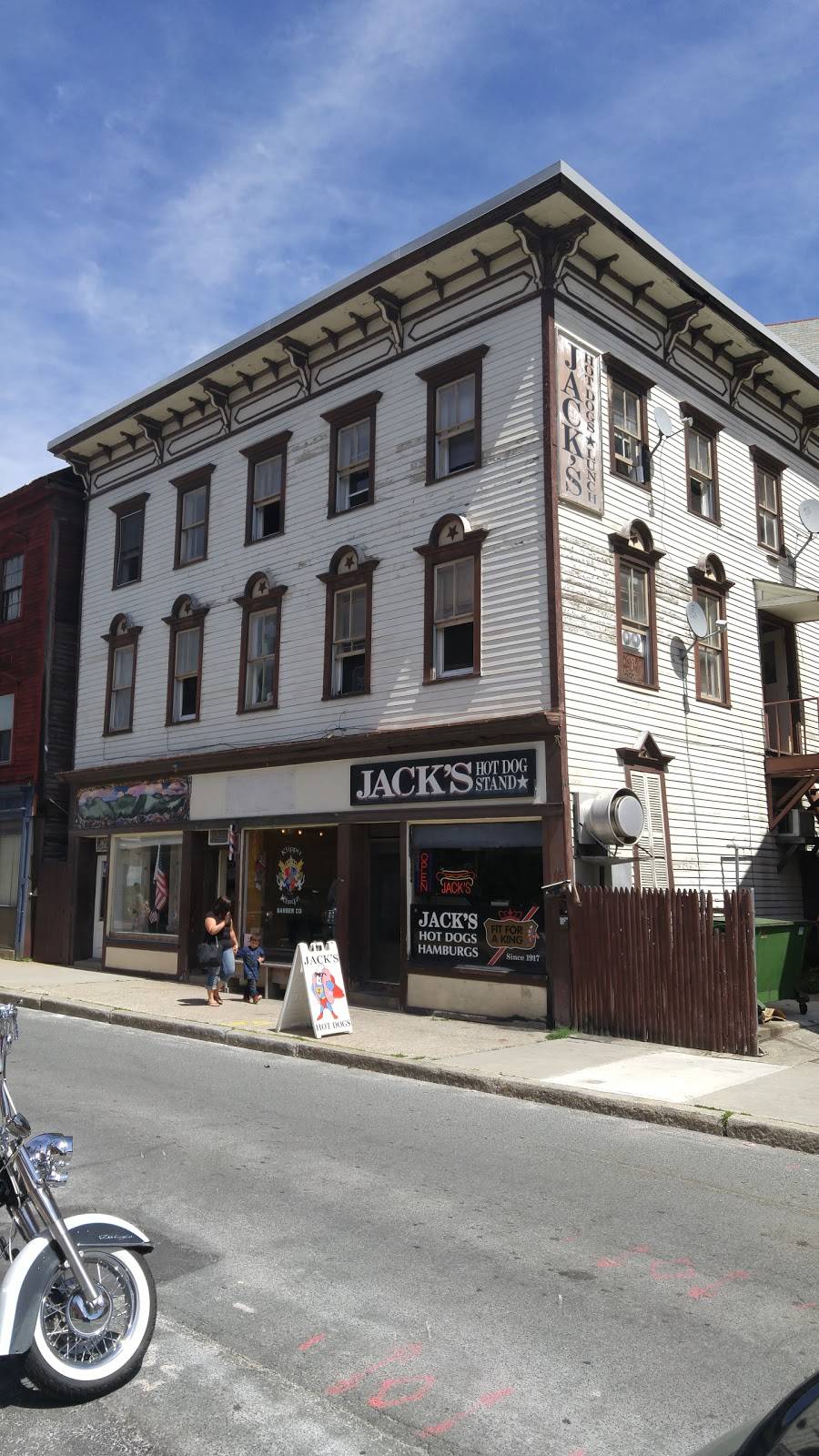 Jacks Hot Dog Stand | restaurant | 12 Eagle St, North Adams, MA 01247, USA | 4136649006 OR +1 413-664-9006