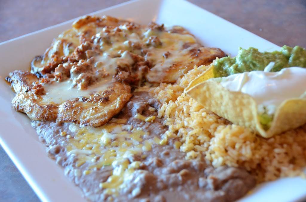 La Feria Mexican Restaurant | restaurant | 4450 E University Ave, Pleasant Hill, IA 50327, USA | 5152625448 OR +1 515-262-5448