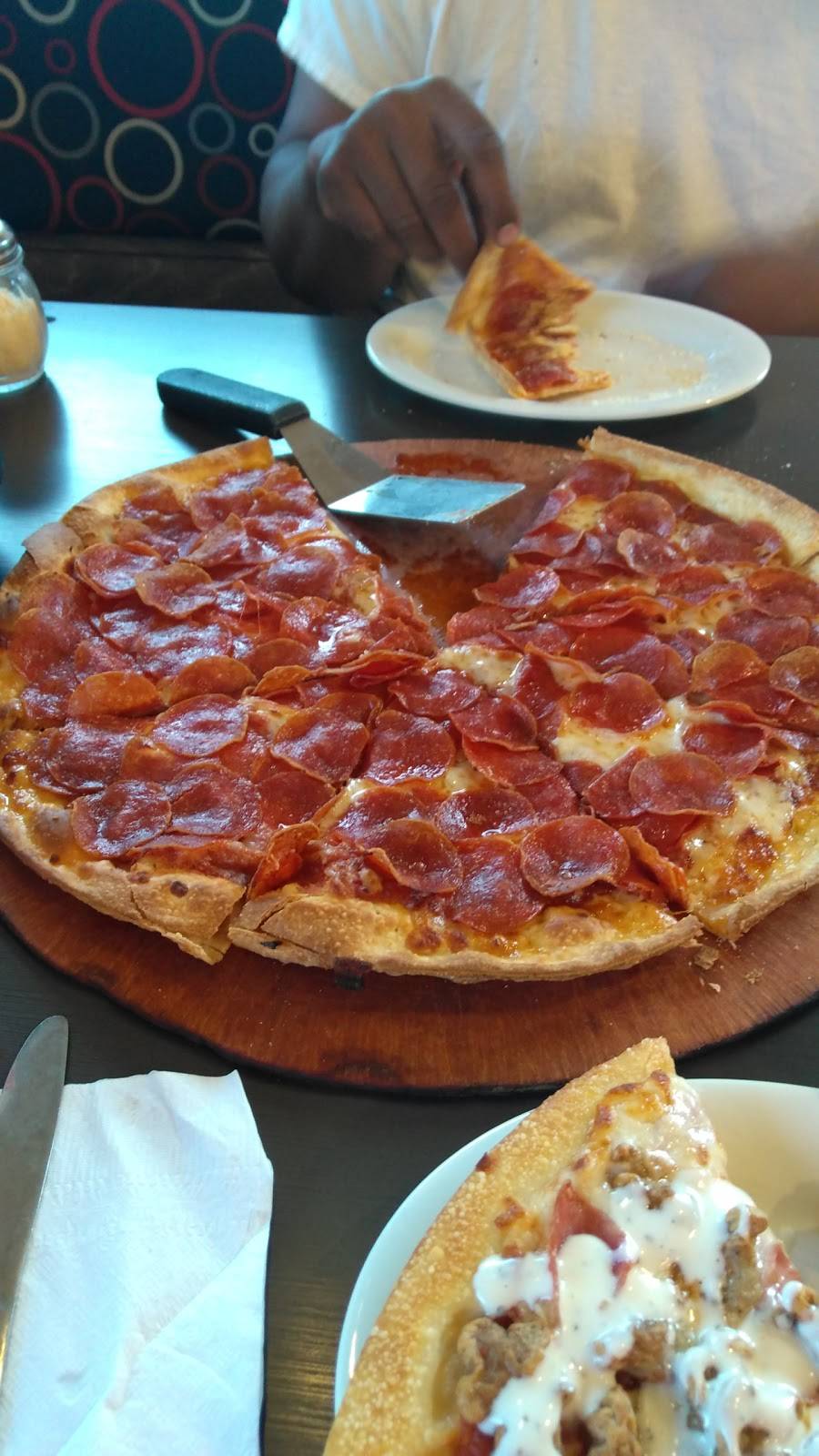 Pizza Hut | meal takeaway | 702 N Jackson St, Houston, MS 38851, USA | 6624562001 OR +1 662-456-2001