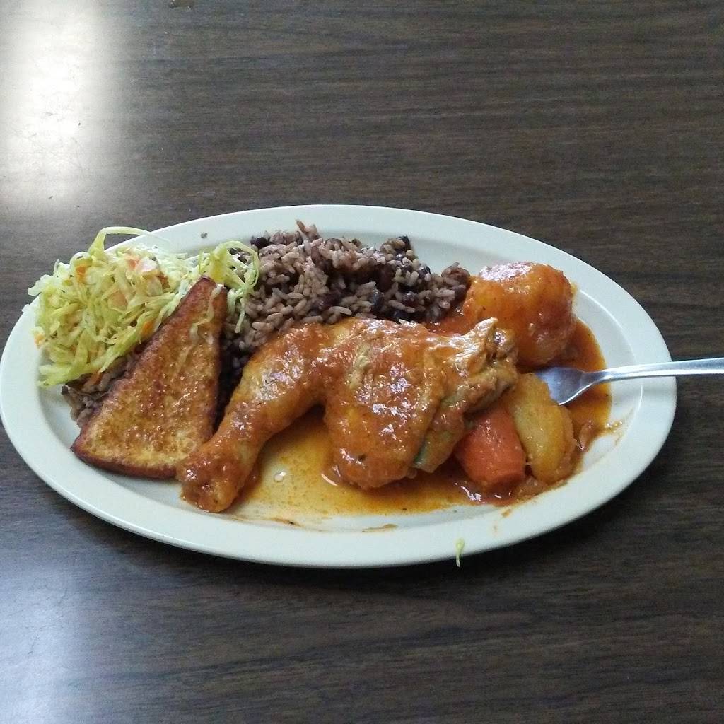 La Isla Cafeteria Salvadorena | restaurant | 2008 NW 20th St, Miami, FL 33142, USA | 7863177145 OR +1 786-317-7145