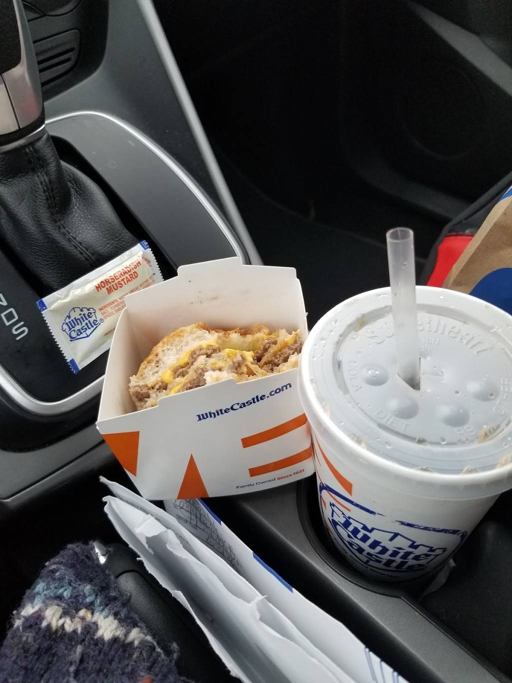 White Castle | restaurant | 11120 New Halls Ferry Road, Florissant, MO 63033, USA | 3148311666 OR +1 314-831-1666