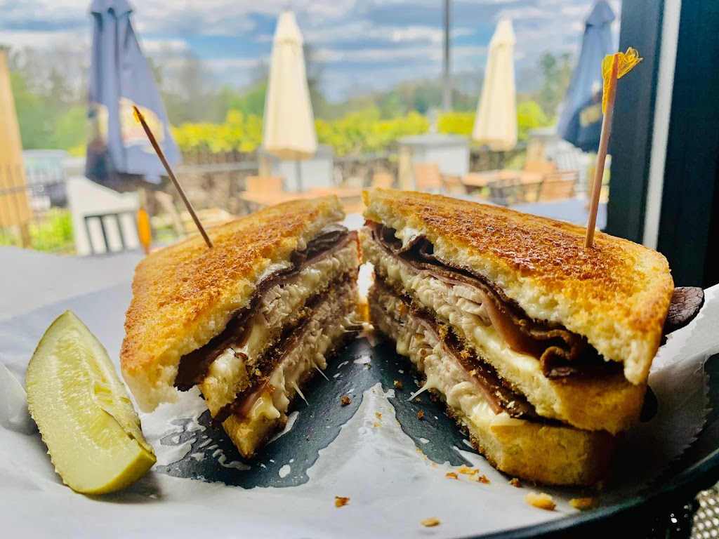 JPs Sports Bar | restaurant | W7389 River Bend Rd, Shawano, WI 54166, USA | 7152011122 OR +1 715-201-1122