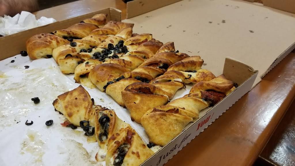 Corsaros Family Pizza | restaurant | 1702 Robertson Blvd, Chowchilla, CA 93610, USA | 5596655713 OR +1 559-665-5713