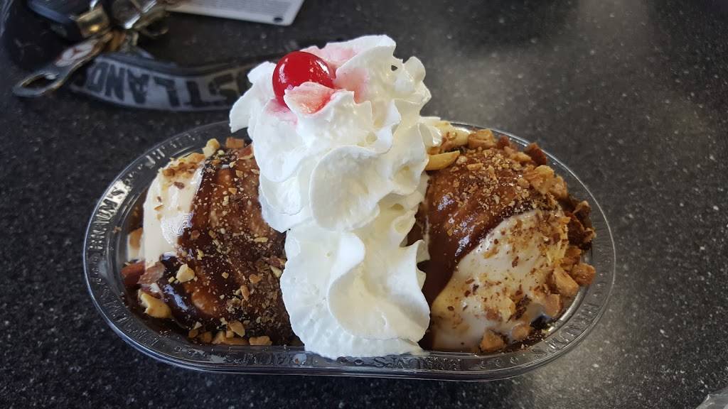 Braums Ice Cream & Burger Restaurant | restaurant | 9755 Greenville Ave, Dallas, TX 75243, USA | 2145037318 OR +1 214-503-7318