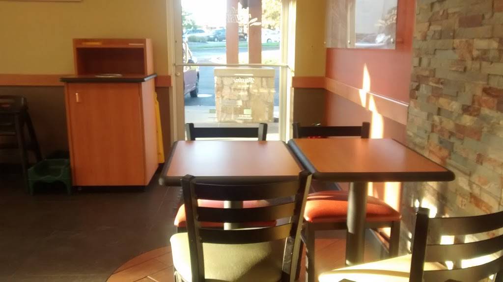 Subway | meal takeaway | 8276 Mission Rd, Prairie Village, KS 66208, USA | 9133415522 OR +1 913-341-5522