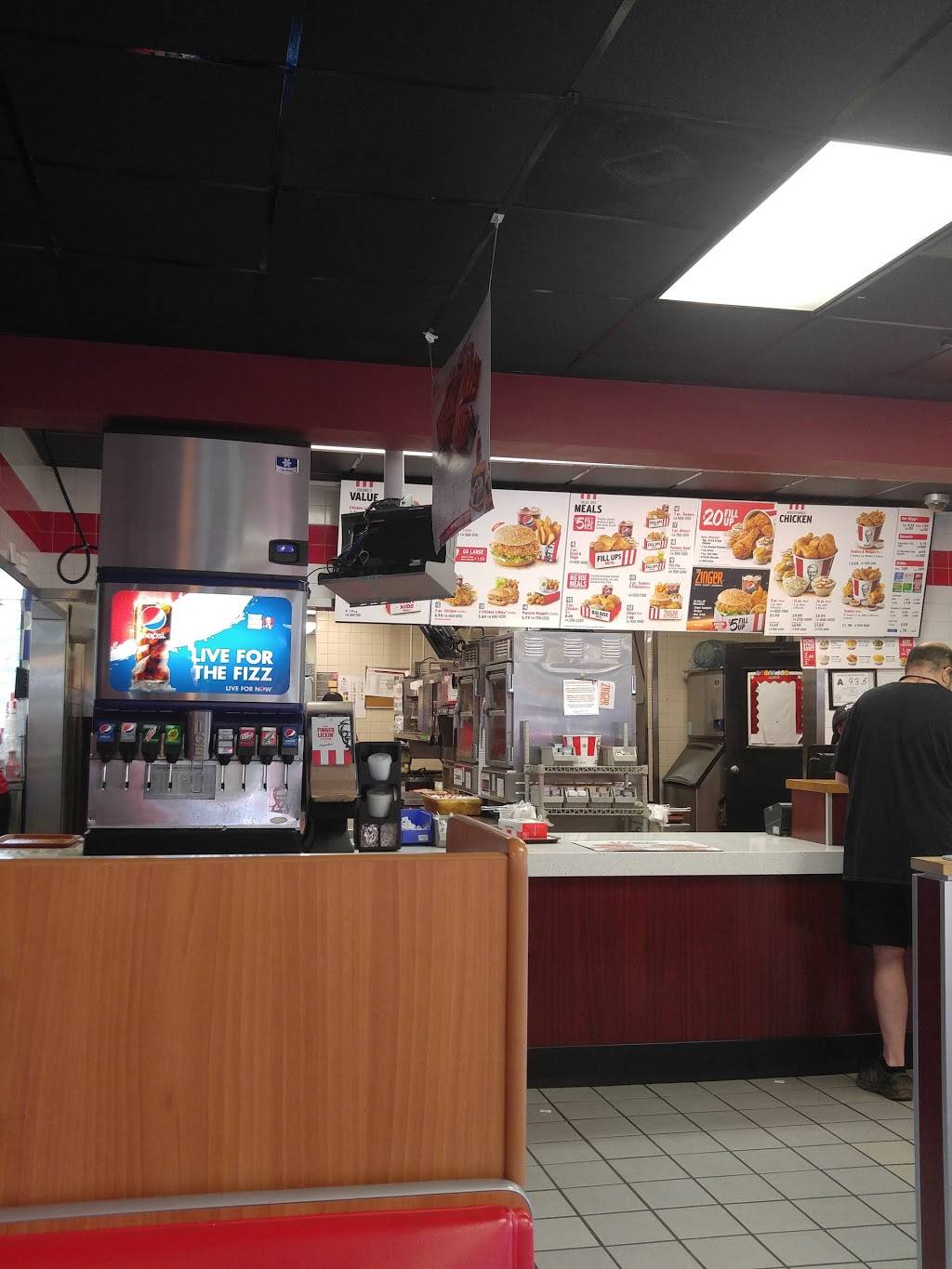 KFC | restaurant | 1101 N Wendover Rd, Charlotte, NC 28211, USA | 7043665295 OR +1 704-366-5295