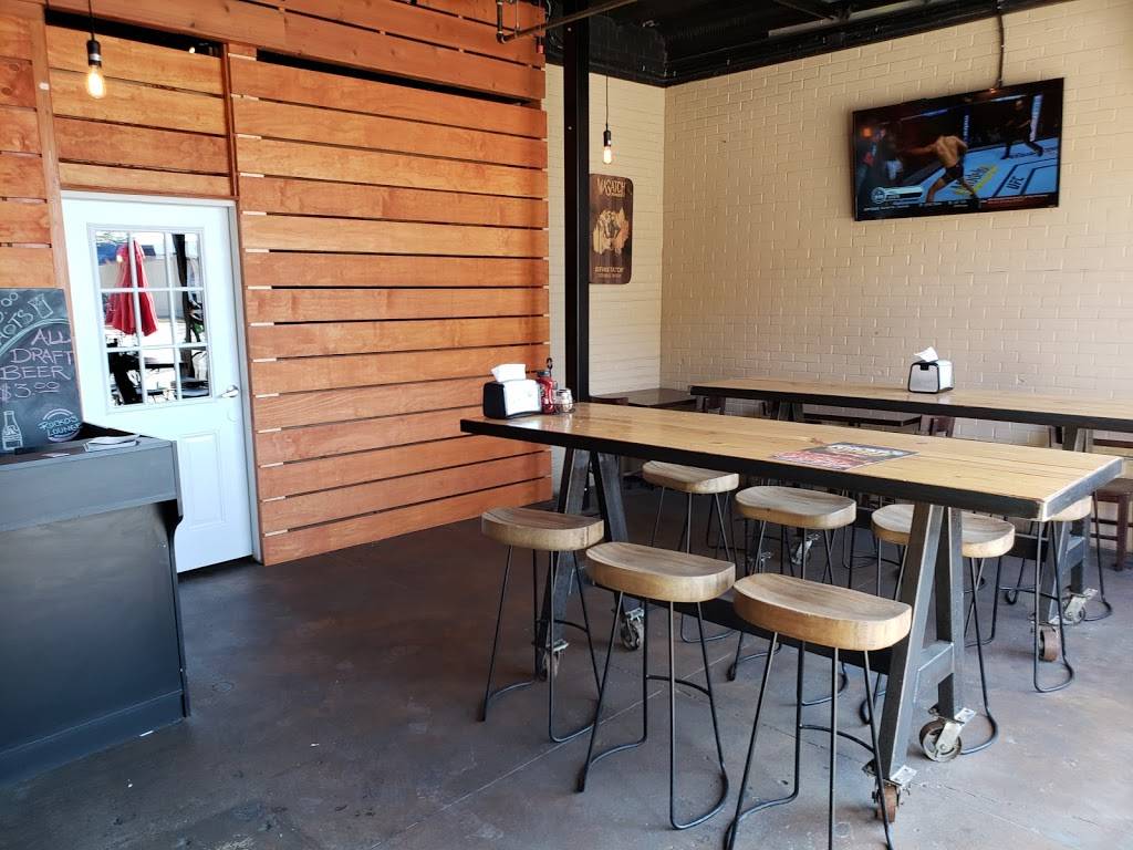 Rockos Lounge Pizza & Wings | restaurant | 1802 Greenville Ave Suite 110, Dallas, TX 75206, USA | 4692811707 OR +1 469-281-1707