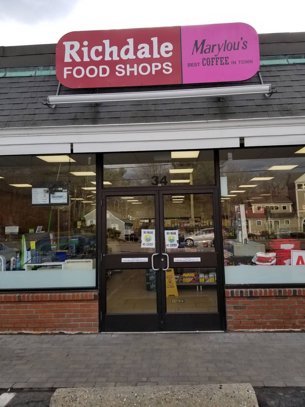 7-Eleven | bakery | 34 Whiting St, Hingham, MA 02043, USA | 7817490192 OR +1 781-749-0192