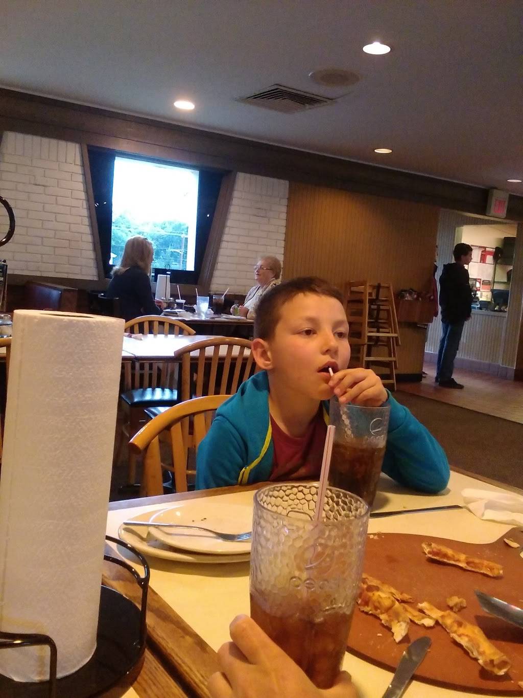 Pizza Hut | meal takeaway | 22 W 14th St, Front Royal, VA 22630, USA | 5406362967 OR +1 540-636-2967